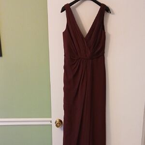 NWT Elegant Sleeveless Burgundy Evening Dress